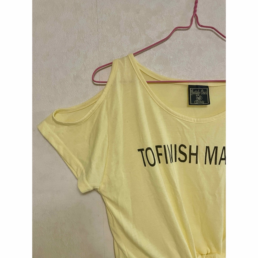 ロゴ オフショルダートップス ロゴTシャツ レディースのトップス(Tシャツ(半袖/袖なし))の商品写真