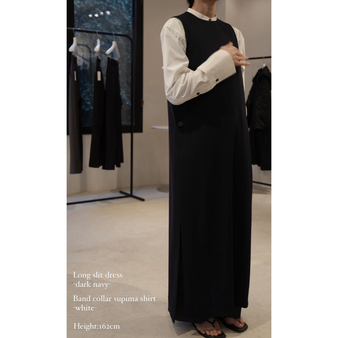 HYKE(ハイク)の新品 neau Long slit dress -dark navy- レディースのワンピース(ロングワンピース/マキシワンピース)の商品写真