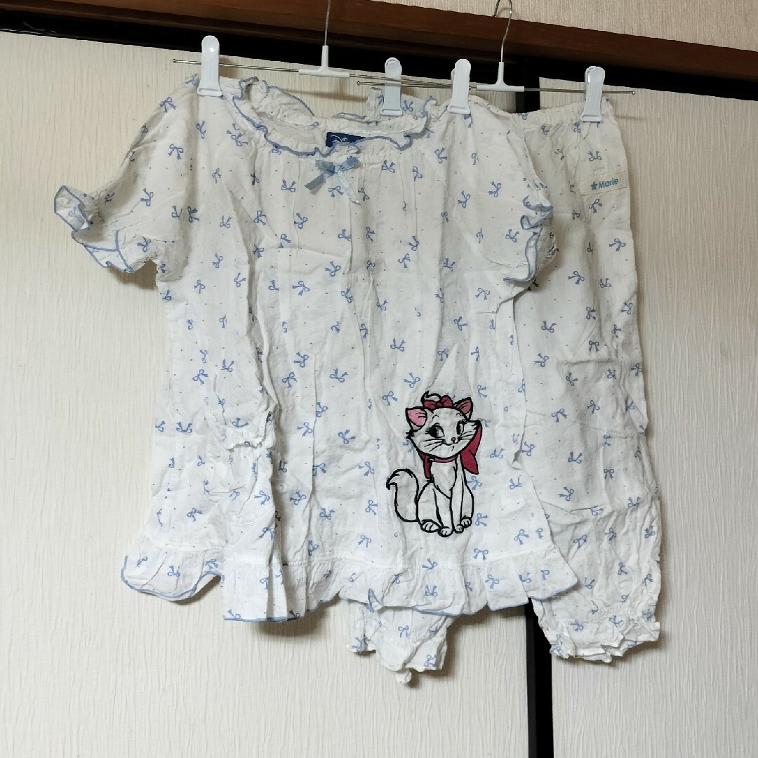 Disney(ディズニー)のディズニー♡マリーちゃん　パジャマ キッズ/ベビー/マタニティのキッズ服女の子用(90cm~)(パジャマ)の商品写真