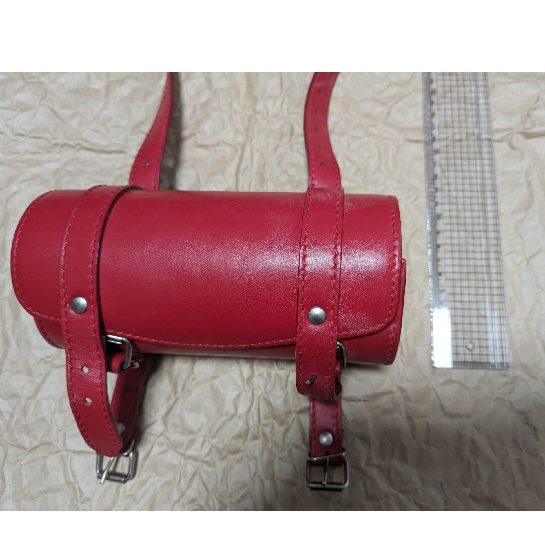赤　レザー　ツールバッグ　ハンドルバーバッグ　ベスパ 自動車/バイクのバイク(装備/装具)の商品写真