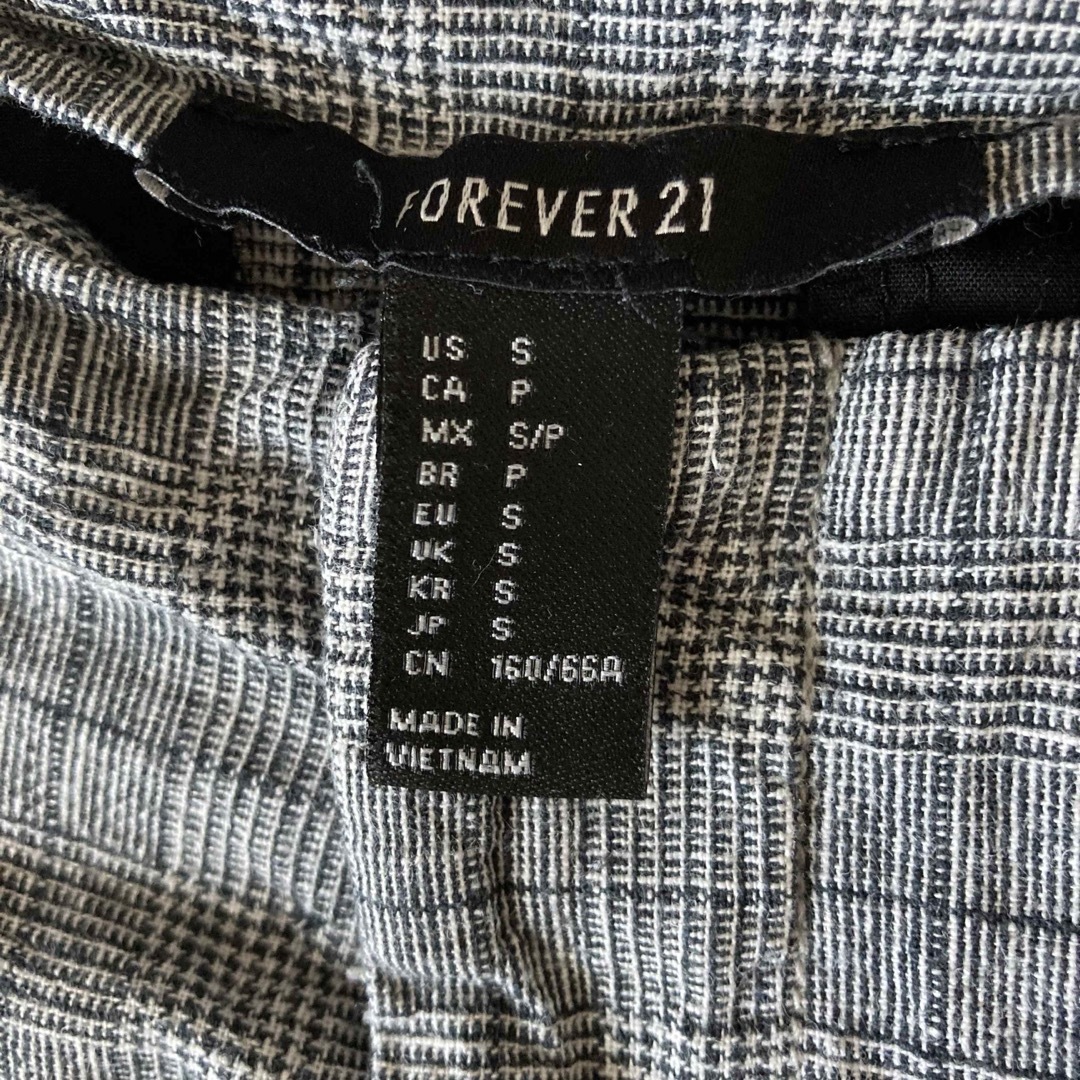 FOREVER 21(フォーエバートゥエンティーワン)のFOREVER21 ショートパンツ レディースのパンツ(ショートパンツ)の商品写真