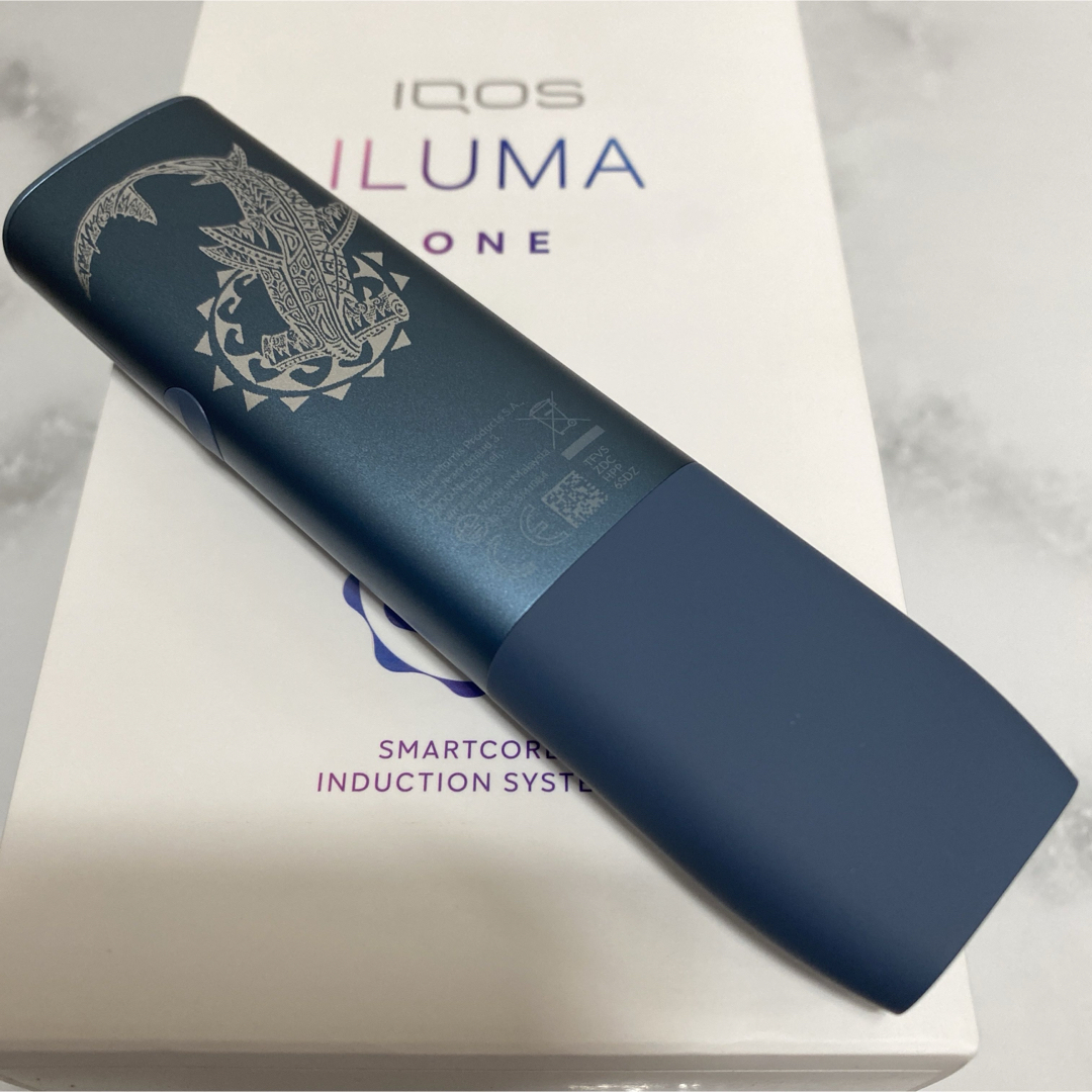 IQOS(アイコス)のiQOS ILUMA ONE イルマワン トライバル シャーク レーザー加工 青 メンズのファッション小物(タバコグッズ)の商品写真