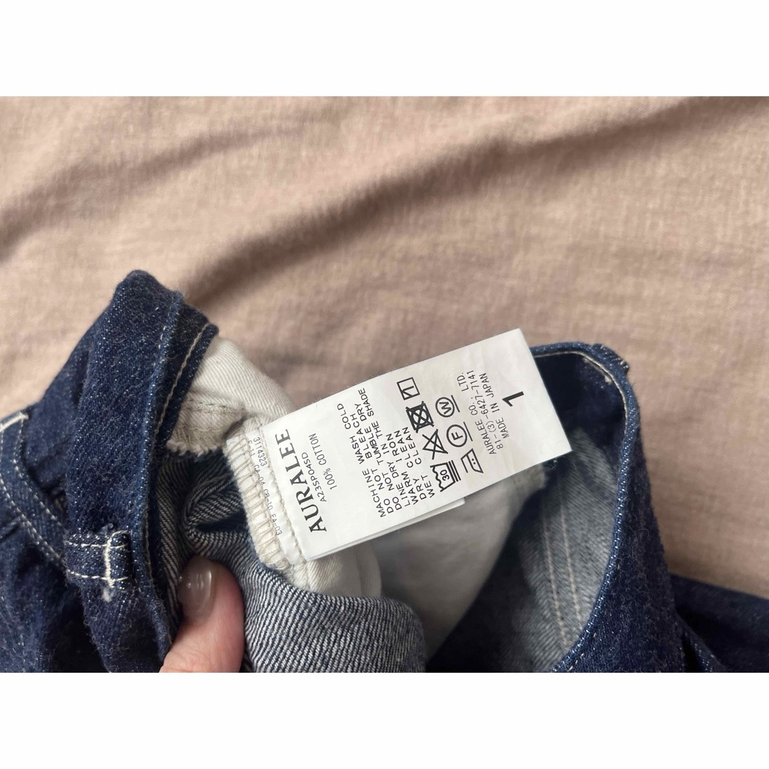 AURALEE(オーラリー)のAURALEE SELVEDGE LIGHT DENIM PANTS サイズ１ レディースのパンツ(デニム/ジーンズ)の商品写真