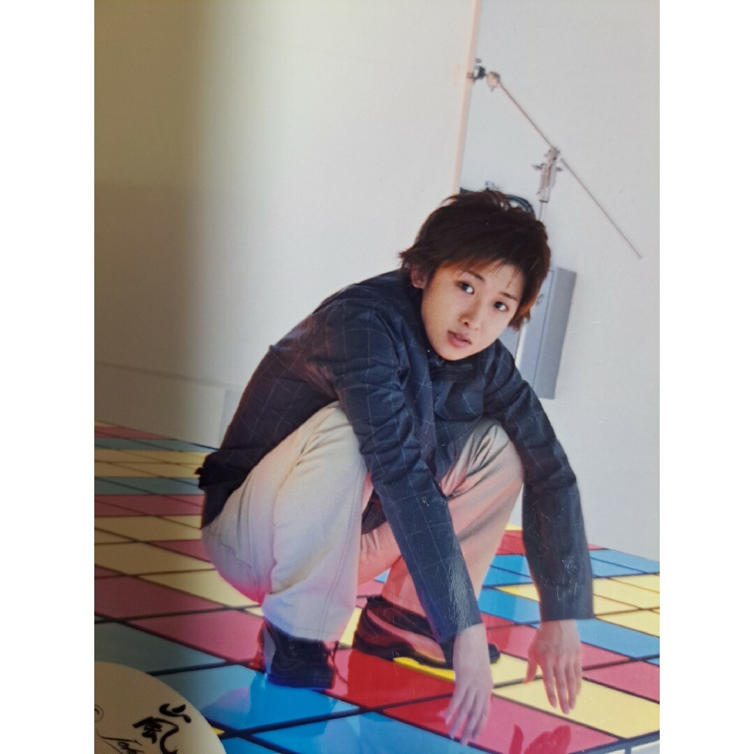嵐(アラシ)の嵐 大野智 公式写真 ハルアラ~ ウンコ座りw エンタメ/ホビーのタレントグッズ(アイドルグッズ)の商品写真