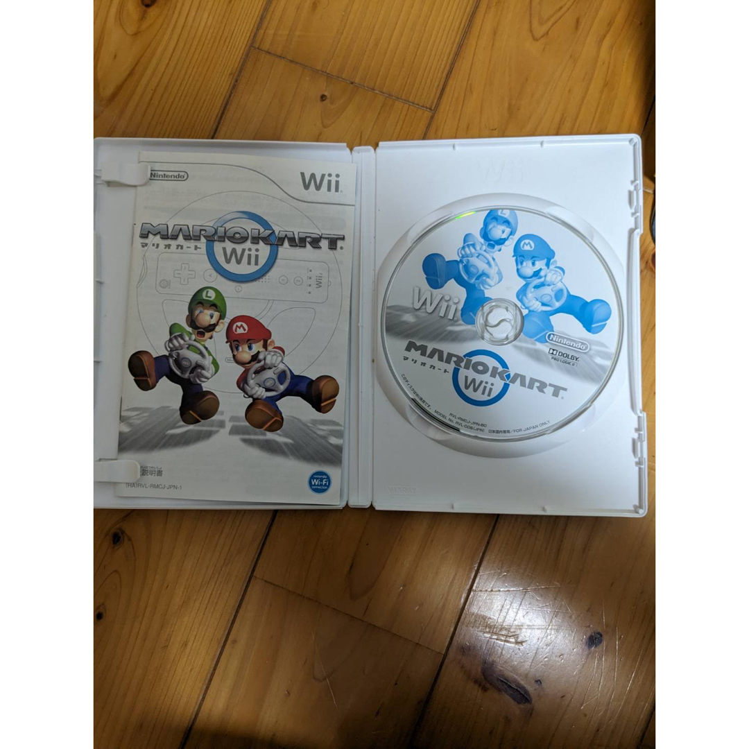 Wii 本体  ソフト2枚  付属品付き  ジャンク品 エンタメ/ホビーのゲームソフト/ゲーム機本体(家庭用ゲーム機本体)の商品写真