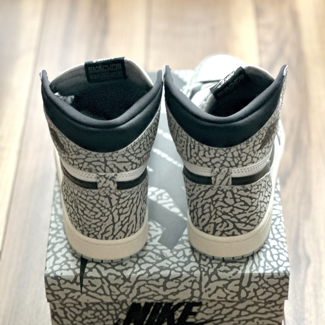 Jordan Brand（NIKE）(ジョーダン)のNike Air Jordan 1 High OG White Cement メンズの靴/シューズ(スニーカー)の商品写真