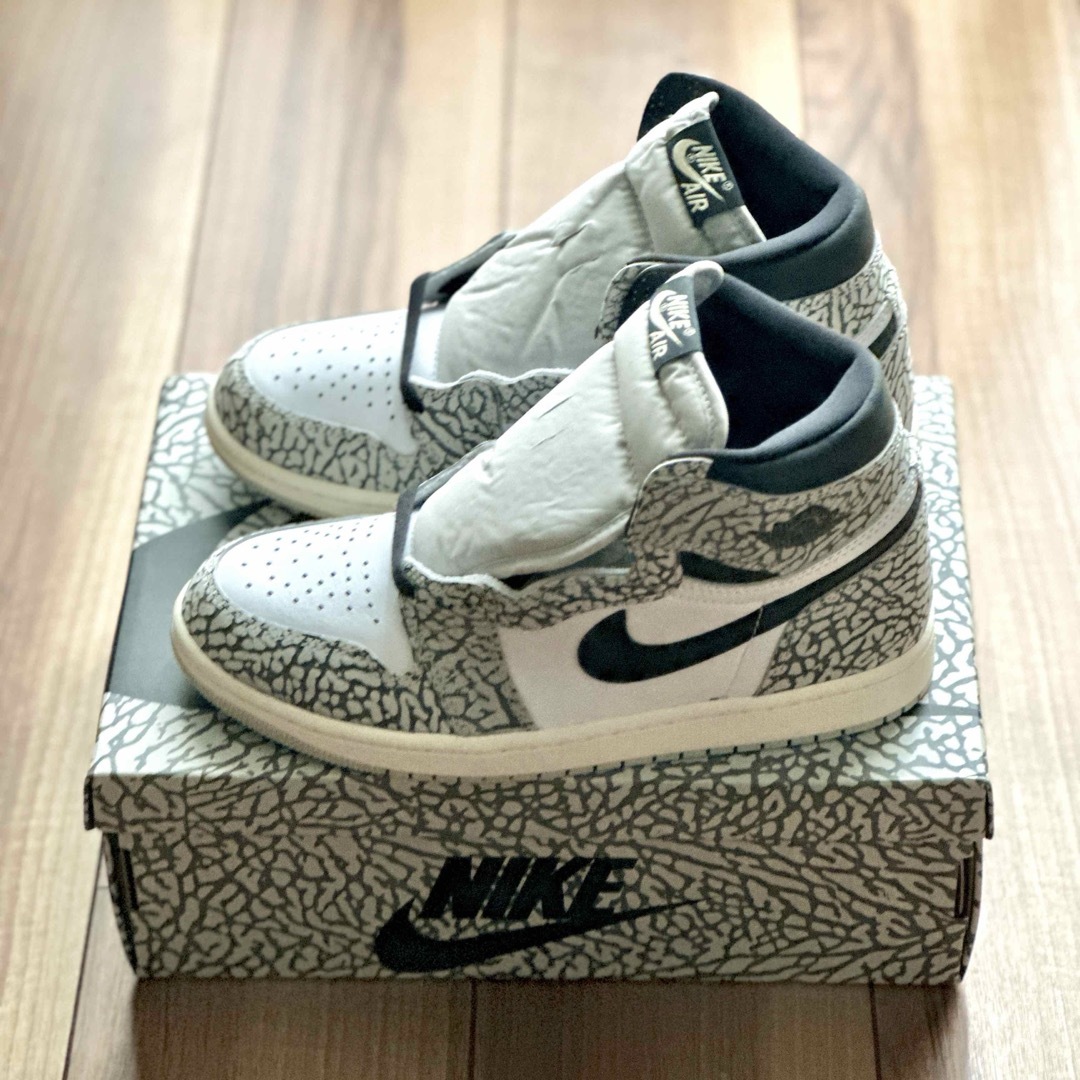 Jordan Brand（NIKE）(ジョーダン)のNike Air Jordan 1 High OG White Cement メンズの靴/シューズ(スニーカー)の商品写真