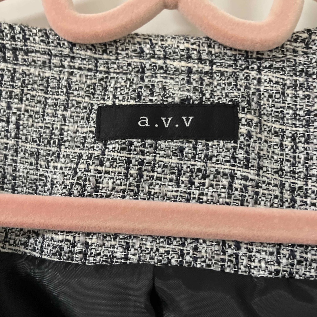 a.v.v(アーヴェヴェ)のa.v.v アーヴェヴェ スーツ セットアップ ジャケット　Mサイズ レディースのジャケット/アウター(ノーカラージャケット)の商品写真