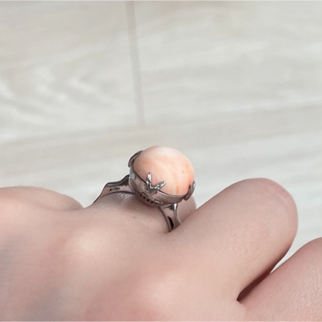 【silver】珊瑚 オーバル型 リング レディースのアクセサリー(リング(指輪))の商品写真