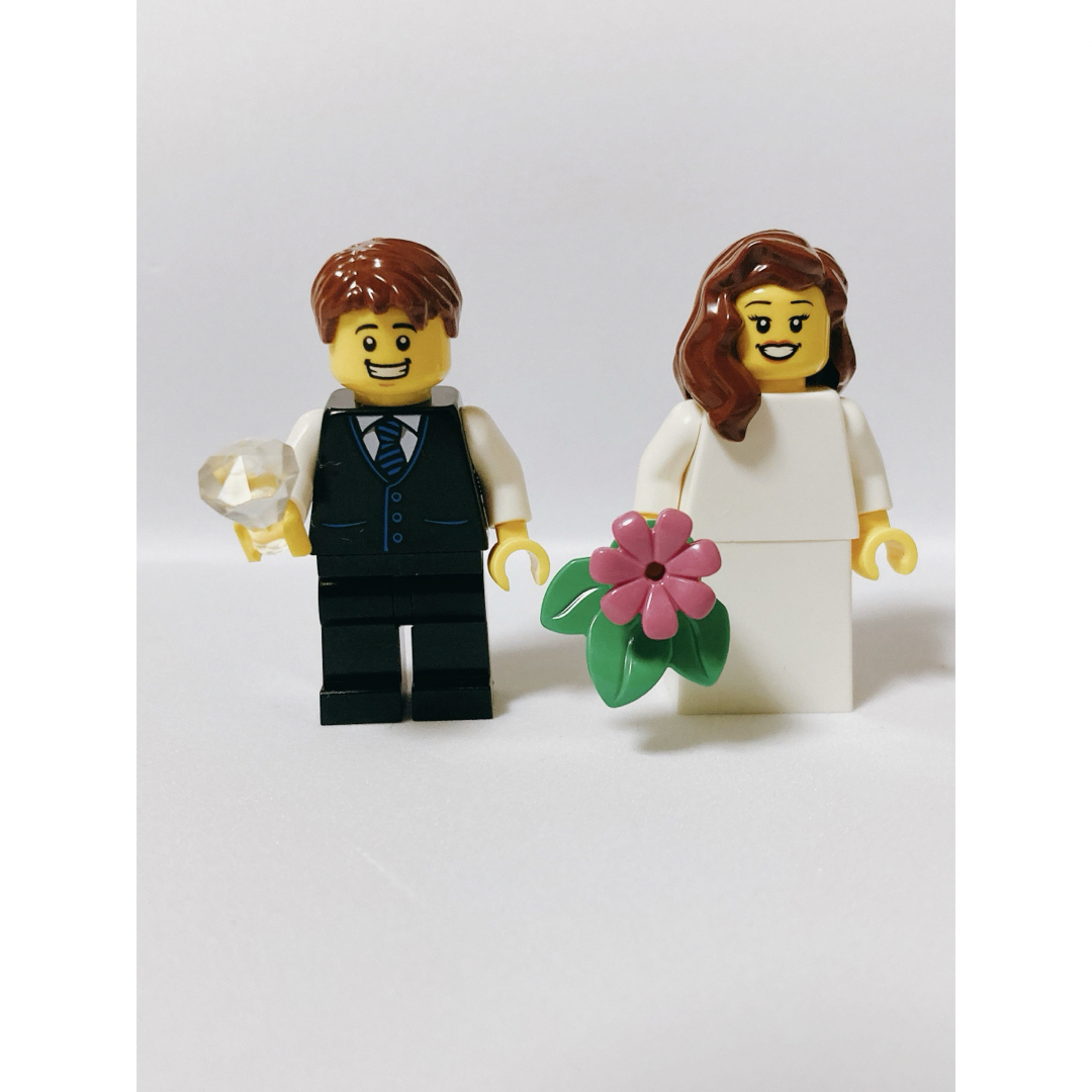 Lego(レゴ)の【正規品】レゴ 新郎新婦ミニフィグ　結婚式リングピローウェルカムボード02 エンタメ/ホビーのおもちゃ/ぬいぐるみ(キャラクターグッズ)の商品写真