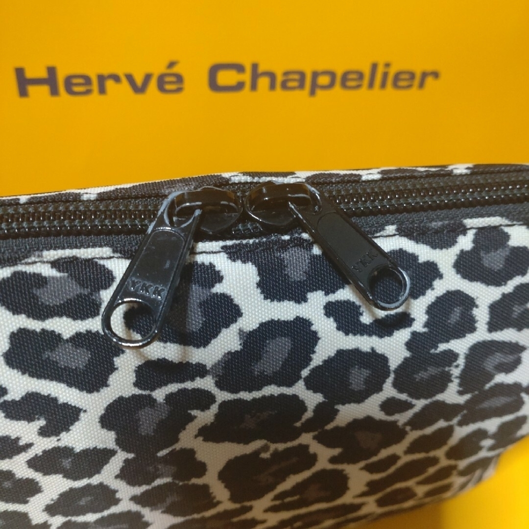 Herve Chapelier(エルベシャプリエ)のHerve Chapelier 8784F ナイロンスクエアポーチ レディースのバッグ(ショルダーバッグ)の商品写真