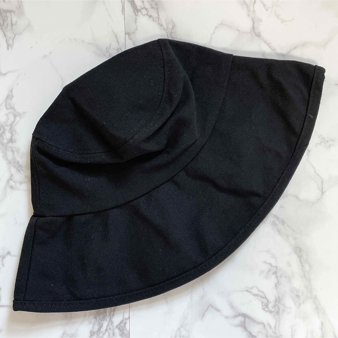 SHEIN(シーイン)の【新品】DAZY ソリッド バケットハット　ブラック　黒 レディースの帽子(ハット)の商品写真