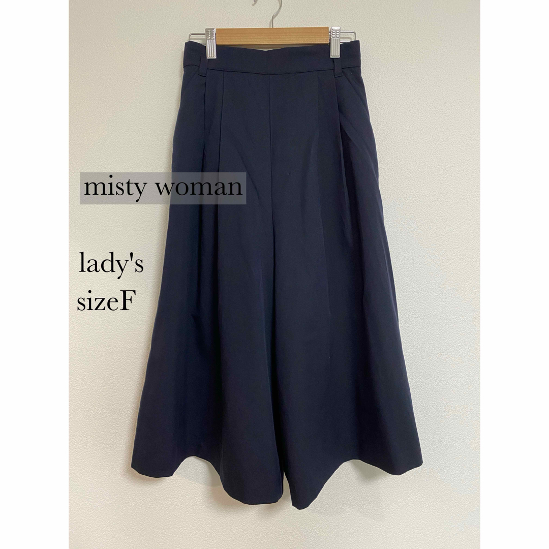 mysty woman(ミスティウーマン)の美品　ミスティウーマン　スカートパンツ　ネイビー　ワンサイズ レディースのパンツ(キュロット)の商品写真
