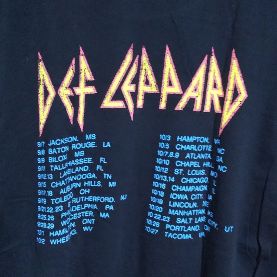 GU(ジーユー)のロックT/バンドT Def Leppard デフ・レパード Tシャツ 未使用 L メンズのトップス(Tシャツ/カットソー(半袖/袖なし))の商品写真