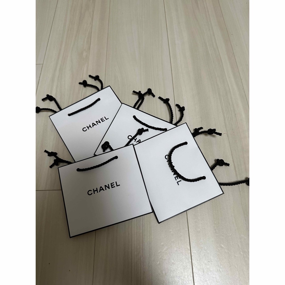 CHANEL(シャネル)のCHANELシャネル　ショップ袋　ショッパー 紙袋　4枚セット レディースのバッグ(ショップ袋)の商品写真