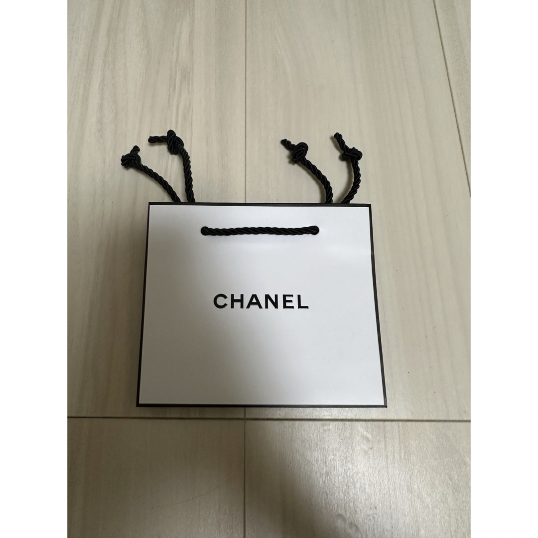 CHANEL(シャネル)のCHANELシャネル　ショップ袋　ショッパー 紙袋　4枚セット レディースのバッグ(ショップ袋)の商品写真