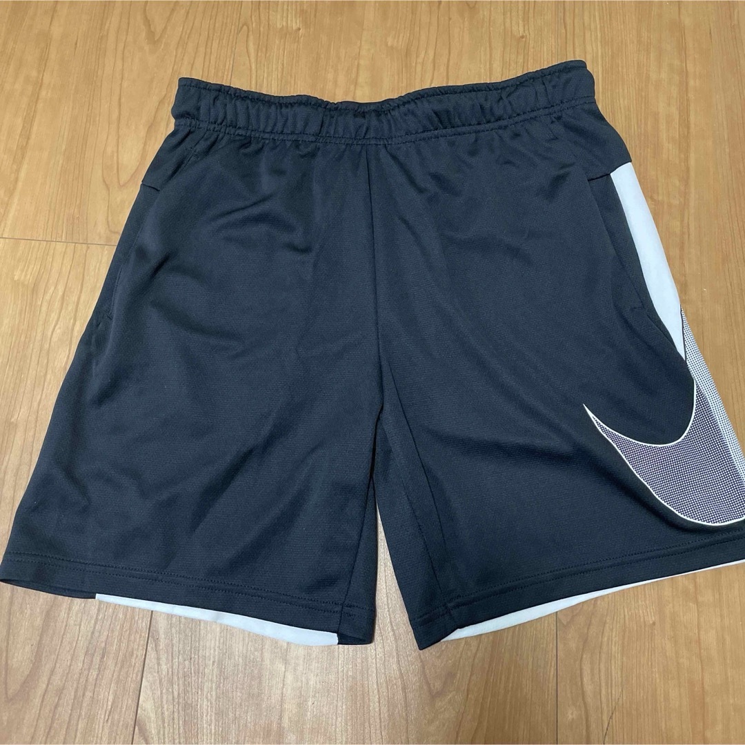 NIKE(ナイキ)の新品　未使用品　ナイキ　ドライフィット　ハーフパンツ　トレーニングパンツ メンズのパンツ(ショートパンツ)の商品写真