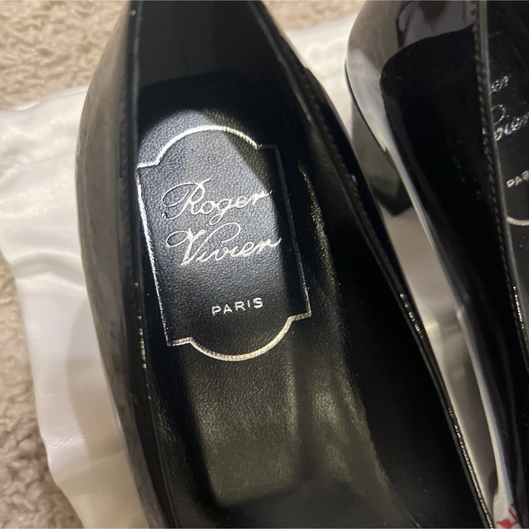 ロジェ ヴィヴィエ　ベル ヴィヴィエ」パテントレザー パンプス　新品 レディースの靴/シューズ(ハイヒール/パンプス)の商品写真