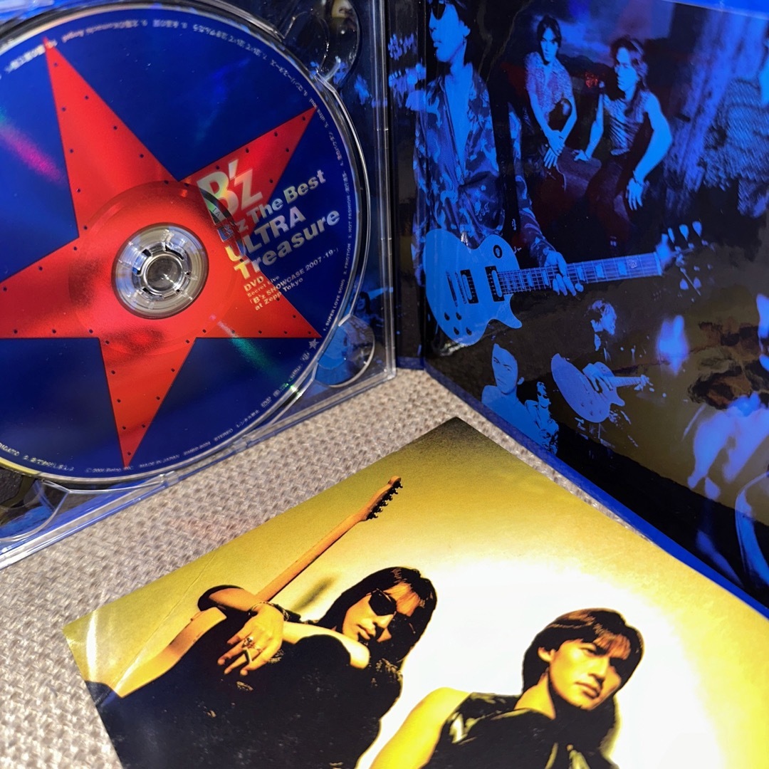 B'z The Best ULTRA Treasure (CD＋DVD) エンタメ/ホビーのCD(ポップス/ロック(邦楽))の商品写真