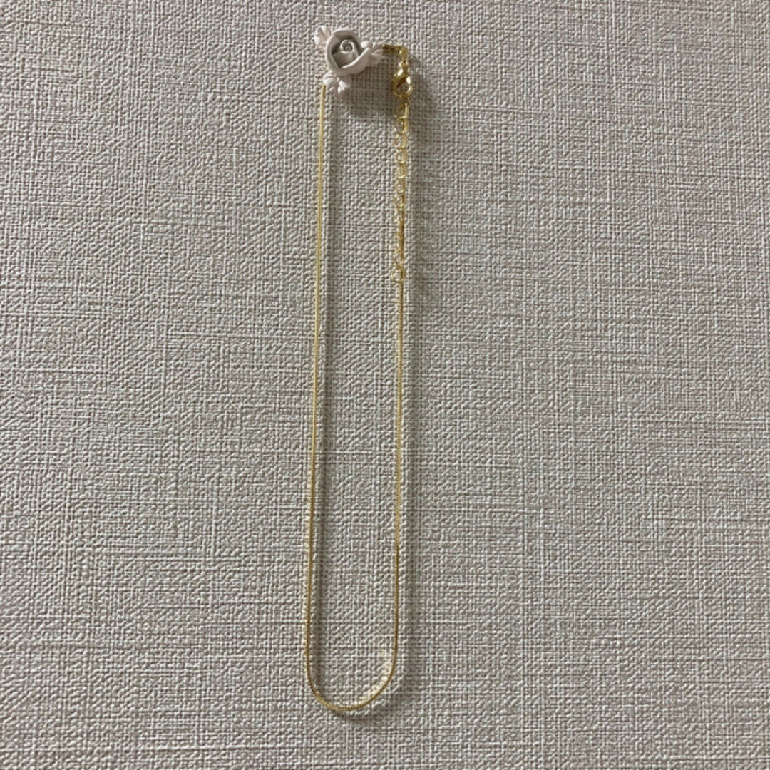 スネークチェーン ネックレス 金色 ゴールド サージカルステンレス シンプル レディースのアクセサリー(ネックレス)の商品写真