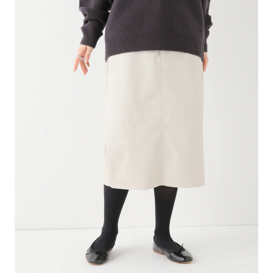 IENA(イエナ)のIENA フェイクレザータイトスカート レディースのスカート(ひざ丈スカート)の商品写真