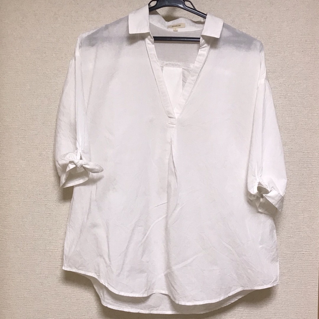 白シャツ　五分袖 レディースのトップス(シャツ/ブラウス(半袖/袖なし))の商品写真