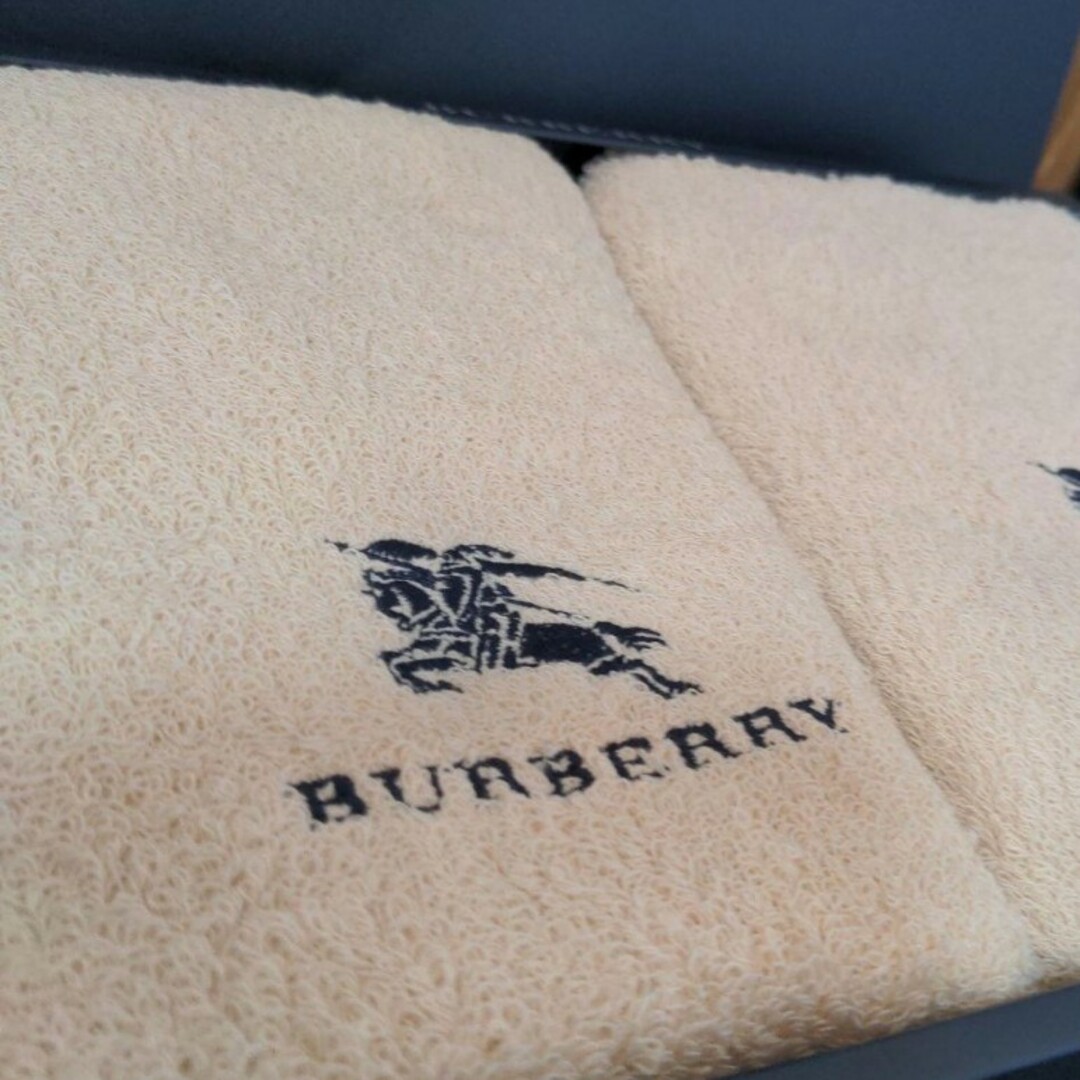 BURBERRY(バーバリー)のBURBERRY バーバリーフェイスタオル2枚 インテリア/住まい/日用品のインテリア/住まい/日用品 その他(その他)の商品写真