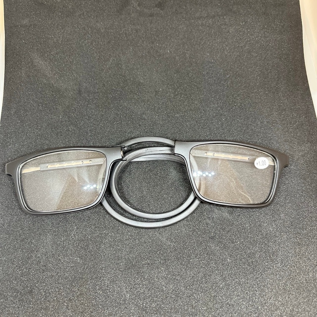 老眼鏡 シニアグラス 置き忘れ無し 磁石着脱 形状記憶ロープ式 灰 +1.5 レディースのファッション小物(サングラス/メガネ)の商品写真