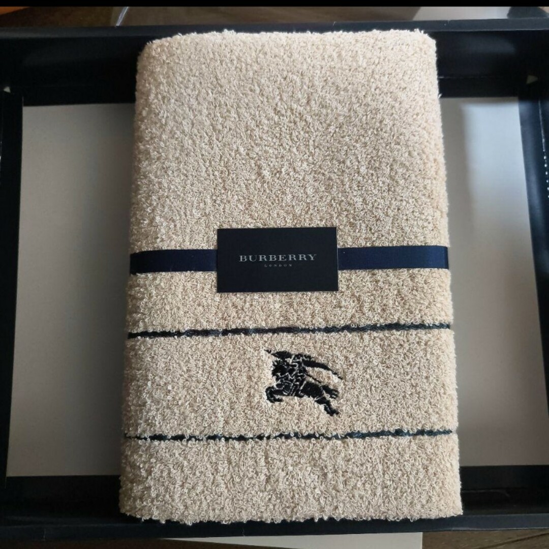 BURBERRY(バーバリー)のBURBERRYバーバリーバスタオル インテリア/住まい/日用品の日用品/生活雑貨/旅行(日用品/生活雑貨)の商品写真