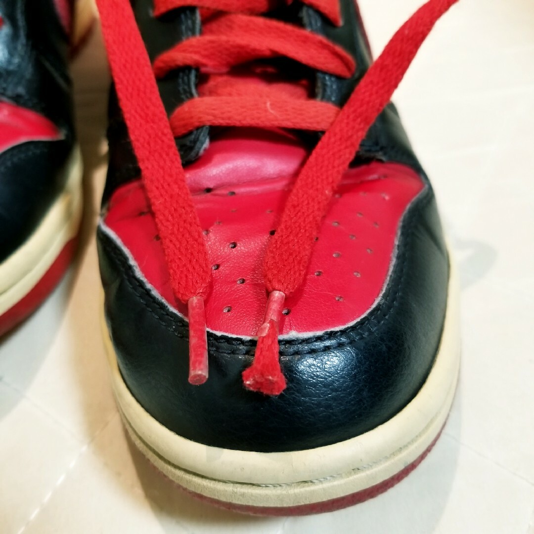 NIKE(ナイキ)の【サイズ25.5】レア　NIKE DUNK HIGH ナイキ ダンクハイ　赤黒 メンズの靴/シューズ(スニーカー)の商品写真