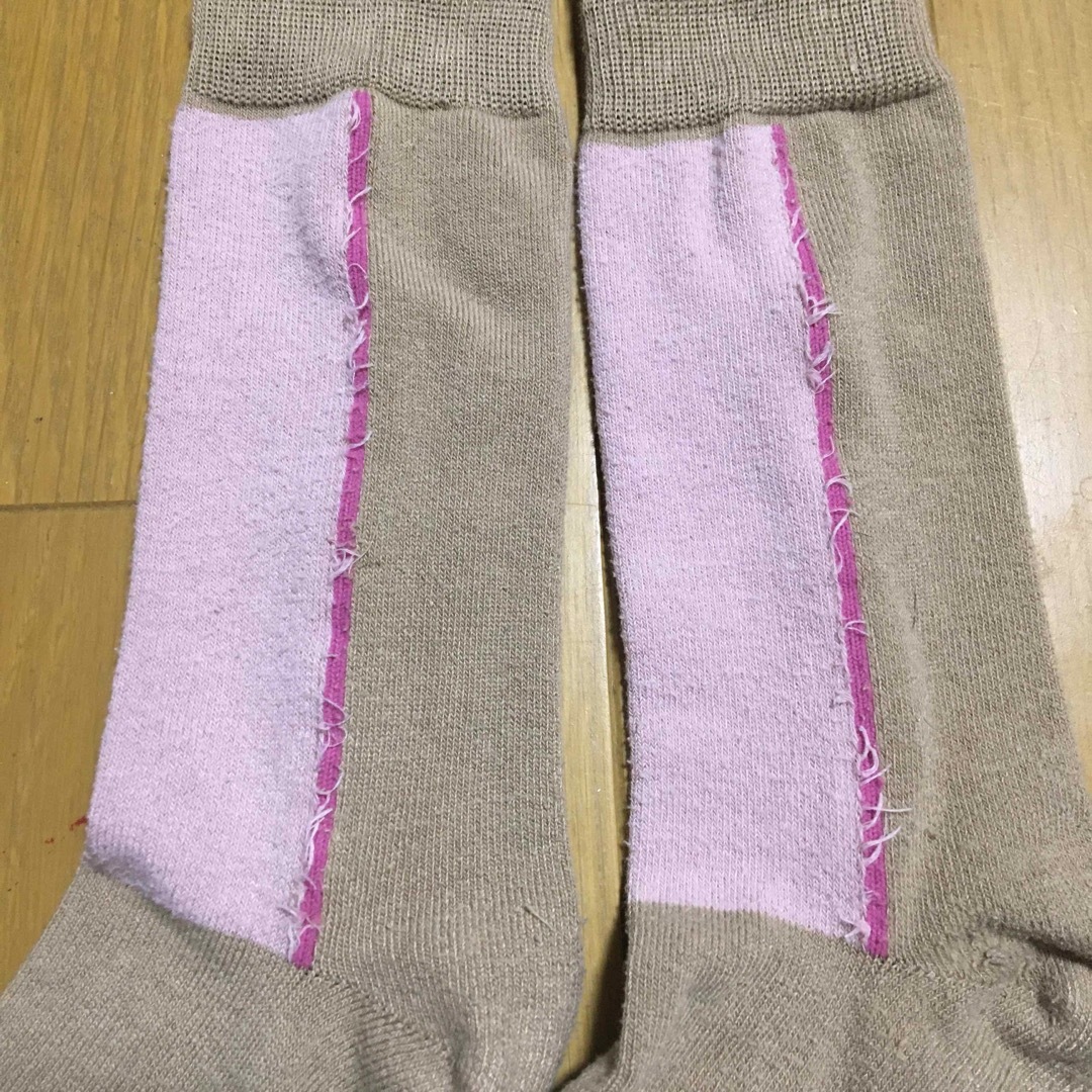 靴下メンズ　ピンク メンズのレッグウェア(ソックス)の商品写真