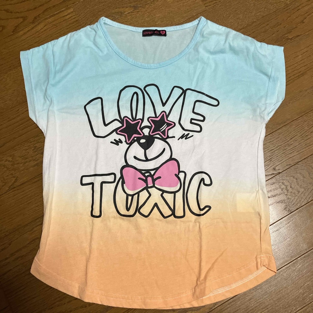 lovetoxic(ラブトキシック)のキッズ　LOVETOXIC  Tシャツ　Sサイズ キッズ/ベビー/マタニティのキッズ服女の子用(90cm~)(Tシャツ/カットソー)の商品写真