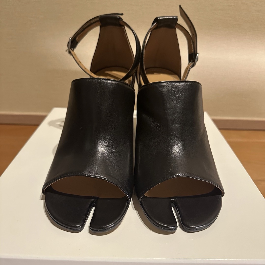 Maison Martin Margiela(マルタンマルジェラ)の【Maison Margiela】新品未使用　タビ　ストラップサンダル レディースの靴/シューズ(サンダル)の商品写真