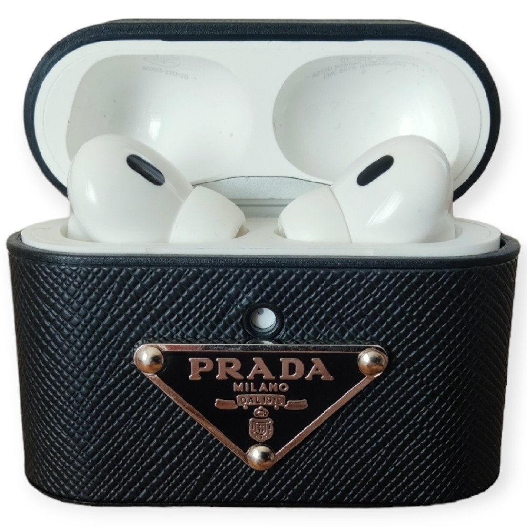 PRADA(プラダ)のPRADA プラダ　airpods　ケース スマホ/家電/カメラのオーディオ機器(ヘッドフォン/イヤフォン)の商品写真
