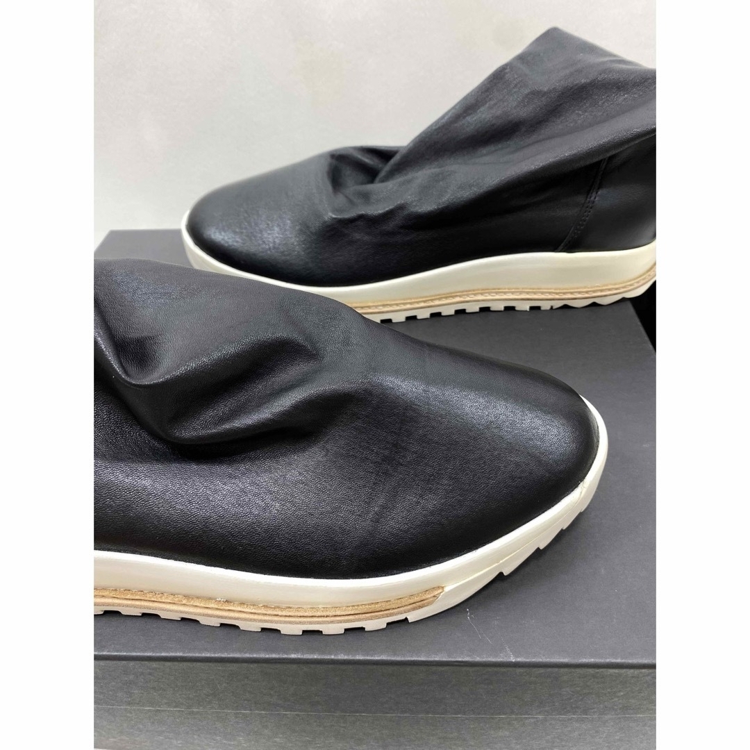 Rick Owens(リックオウエンス)の新古 定価10万 RICK OWENS ソックスニーカー ブラック 42 レザー メンズの靴/シューズ(スニーカー)の商品写真