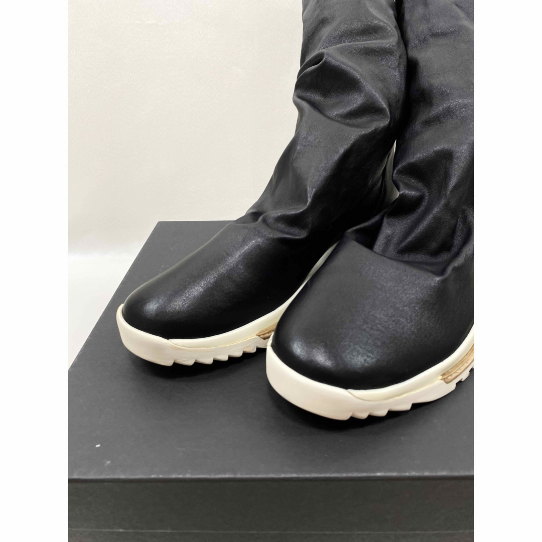 Rick Owens(リックオウエンス)の新古 定価10万 RICK OWENS ソックスニーカー ブラック 42 レザー メンズの靴/シューズ(スニーカー)の商品写真