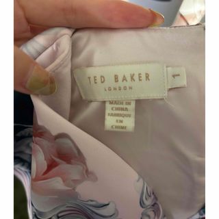 テッドベイカー(TED BAKER)のTED BAKER ドレス　ワンピース(ひざ丈ワンピース)