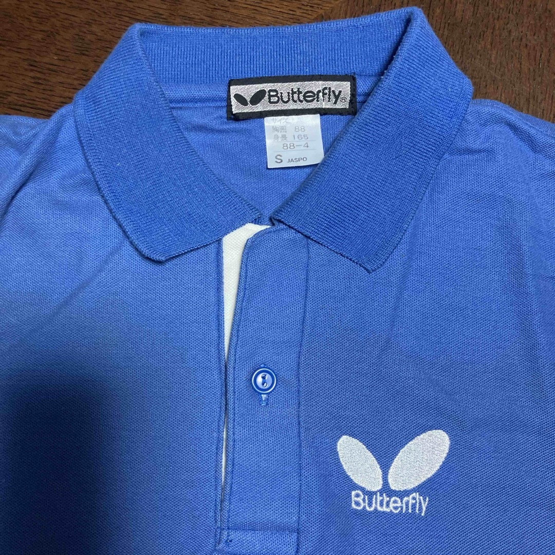 BUTTERFLY(バタフライ)のバタフライ　ポロシャツ　Sサイズ　ブルー メンズのトップス(Tシャツ/カットソー(半袖/袖なし))の商品写真