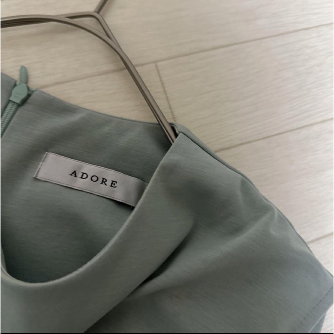 ADORE(アドーア)の極美品　ADORE ノースリーブフレアブラウス レディースのトップス(シャツ/ブラウス(半袖/袖なし))の商品写真