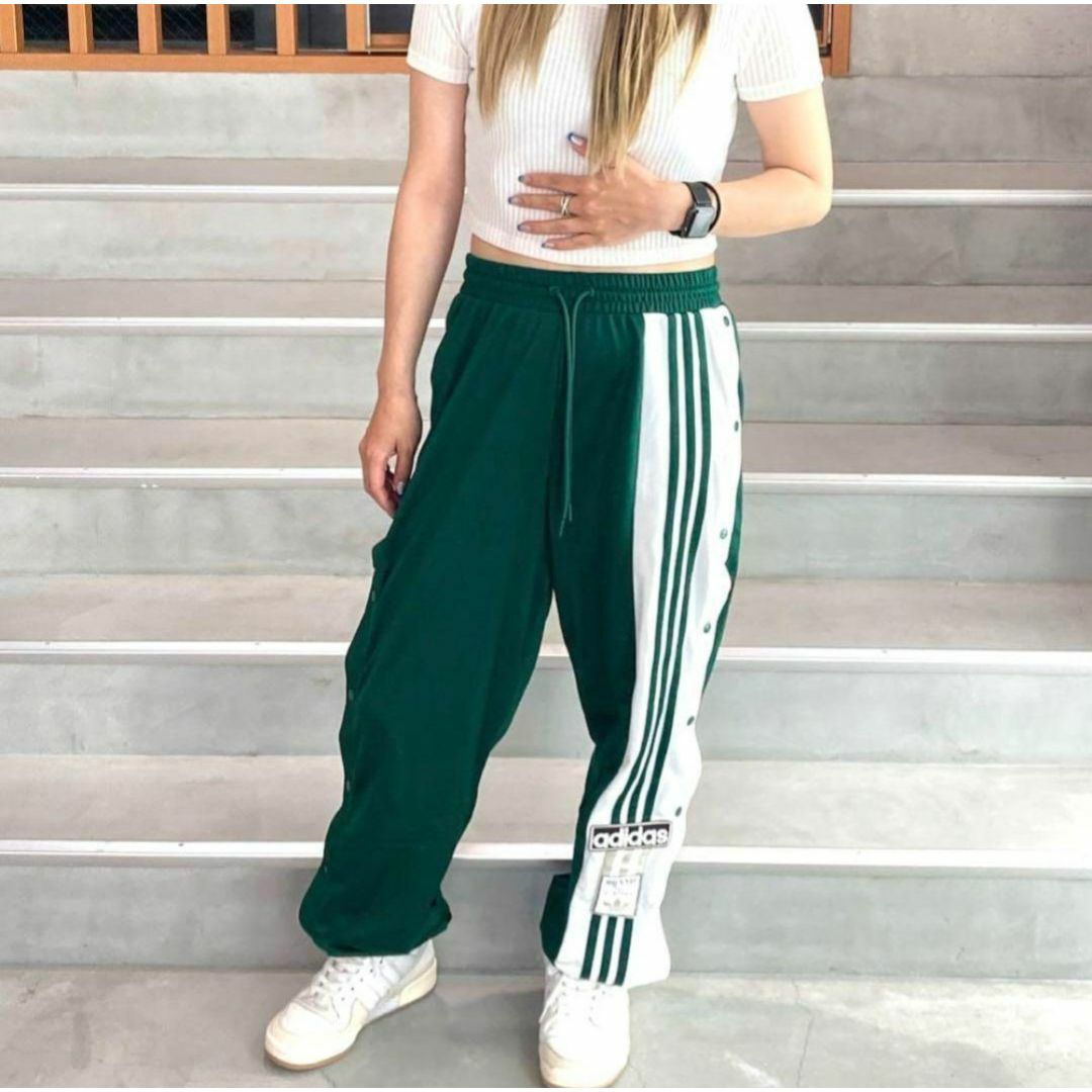 Originals（adidas）(オリジナルス)のアディダス 緑 アディブレイク スナップパンツ adidas ジャージ 女性 L レディースのパンツ(その他)の商品写真