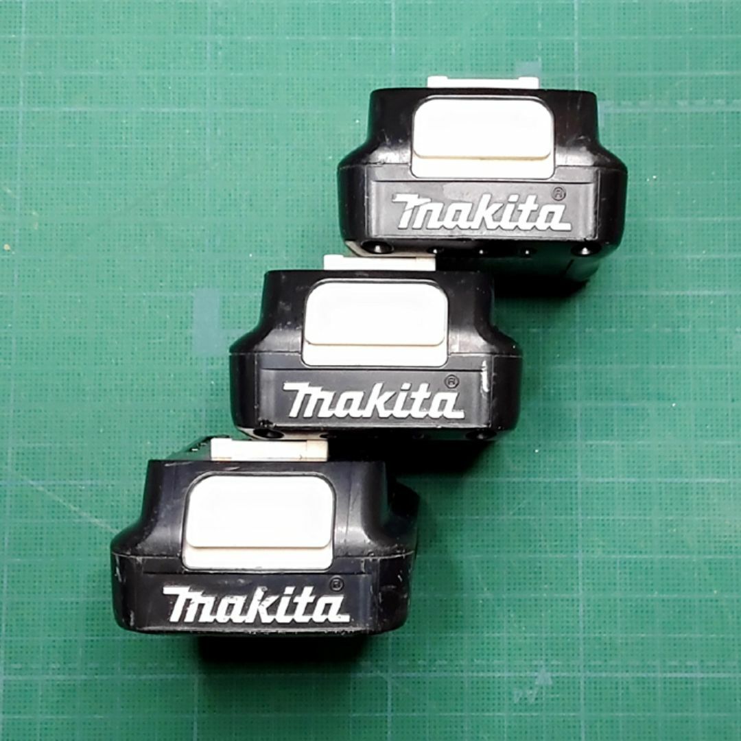 Makita(マキタ)の専用 マキタ バッテリー 10.8V BL1015 4個セット 自動車/バイクの自動車/バイク その他(その他)の商品写真