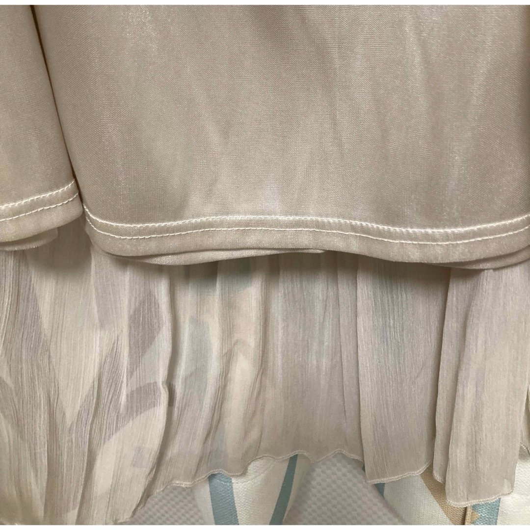 大きいサイズ　5L  プリーツスカート　ベージュ　細見え　シフォンスカート　薄茶 レディースのスカート(ロングスカート)の商品写真