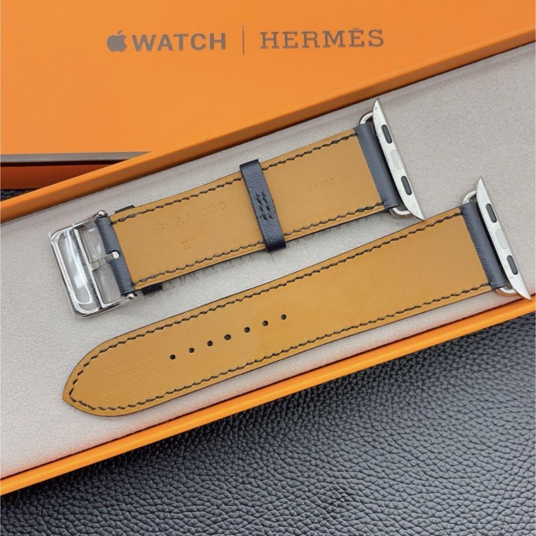 Hermes(エルメス)の1359 Apple Watch エルメス　インディゴ　HERMES レザー レディースのファッション小物(腕時計)の商品写真