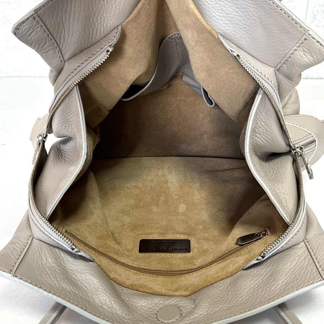 【美品】MAURO GOVERNA グレー レザー シルバー金具 ハンドバッグ レディースのバッグ(トートバッグ)の商品写真