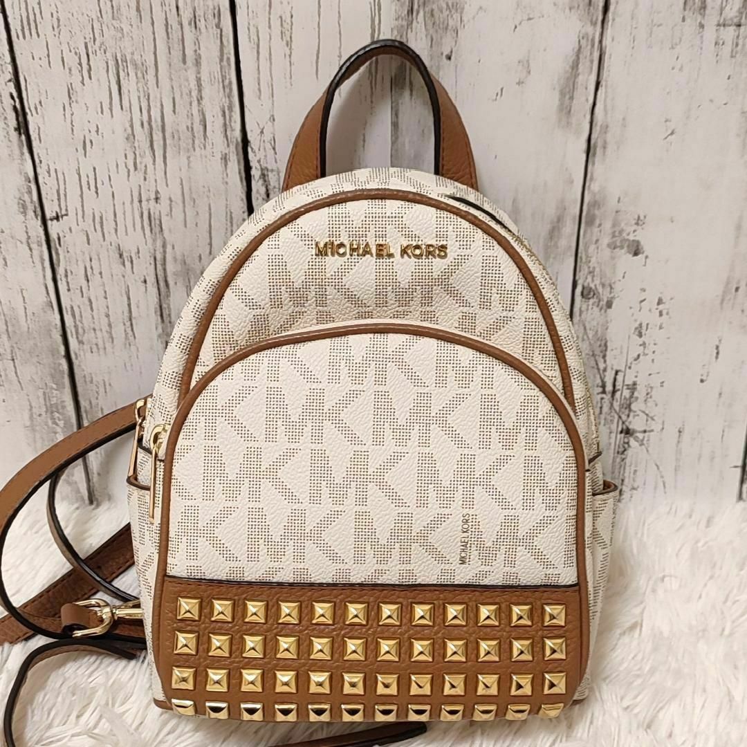 Michael Kors(マイケルコース)の★希少★MICHAEL KORS　マイケルコース　ミニリュックサック レディースのバッグ(リュック/バックパック)の商品写真