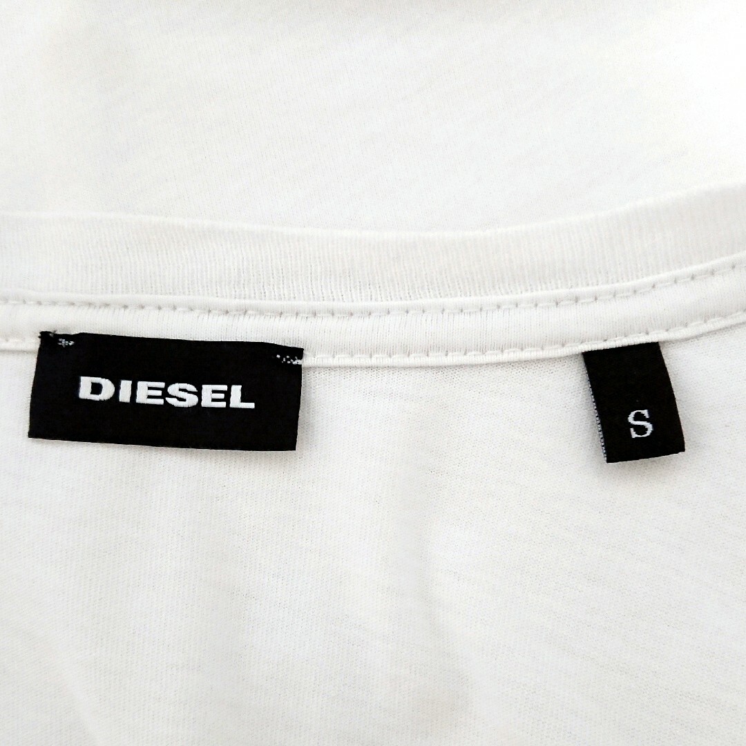 DIESEL(ディーゼル)の人気モデル ディーゼル 両面 ロゴ ホワイト オーバーサイズ 半袖 Tシャツ メンズのトップス(Tシャツ/カットソー(半袖/袖なし))の商品写真
