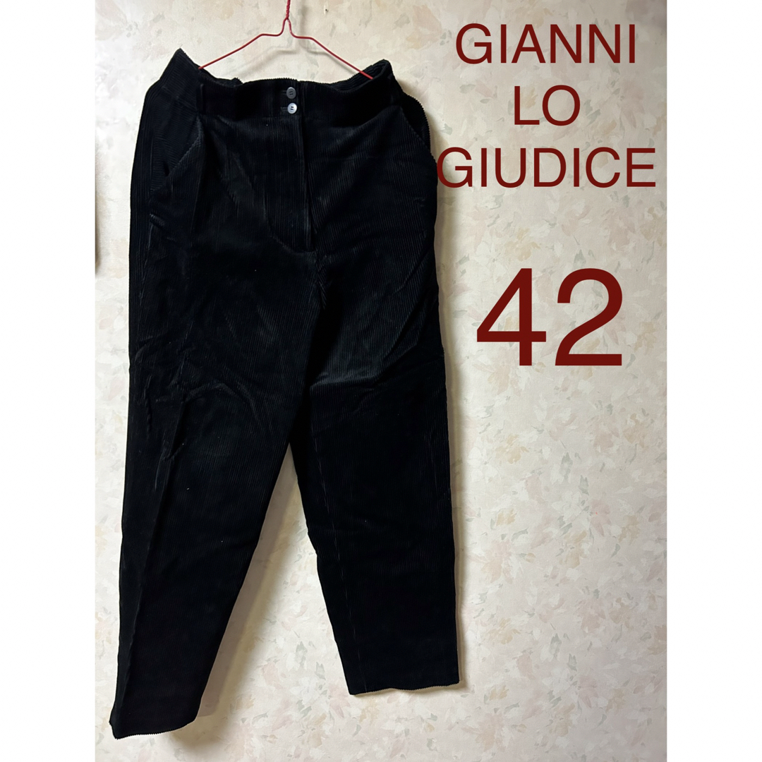 GIANNI LO GIUDICE(ジャンニロジュディチェ)のコーデュロイパンツ　黒　42 レディースのパンツ(カジュアルパンツ)の商品写真