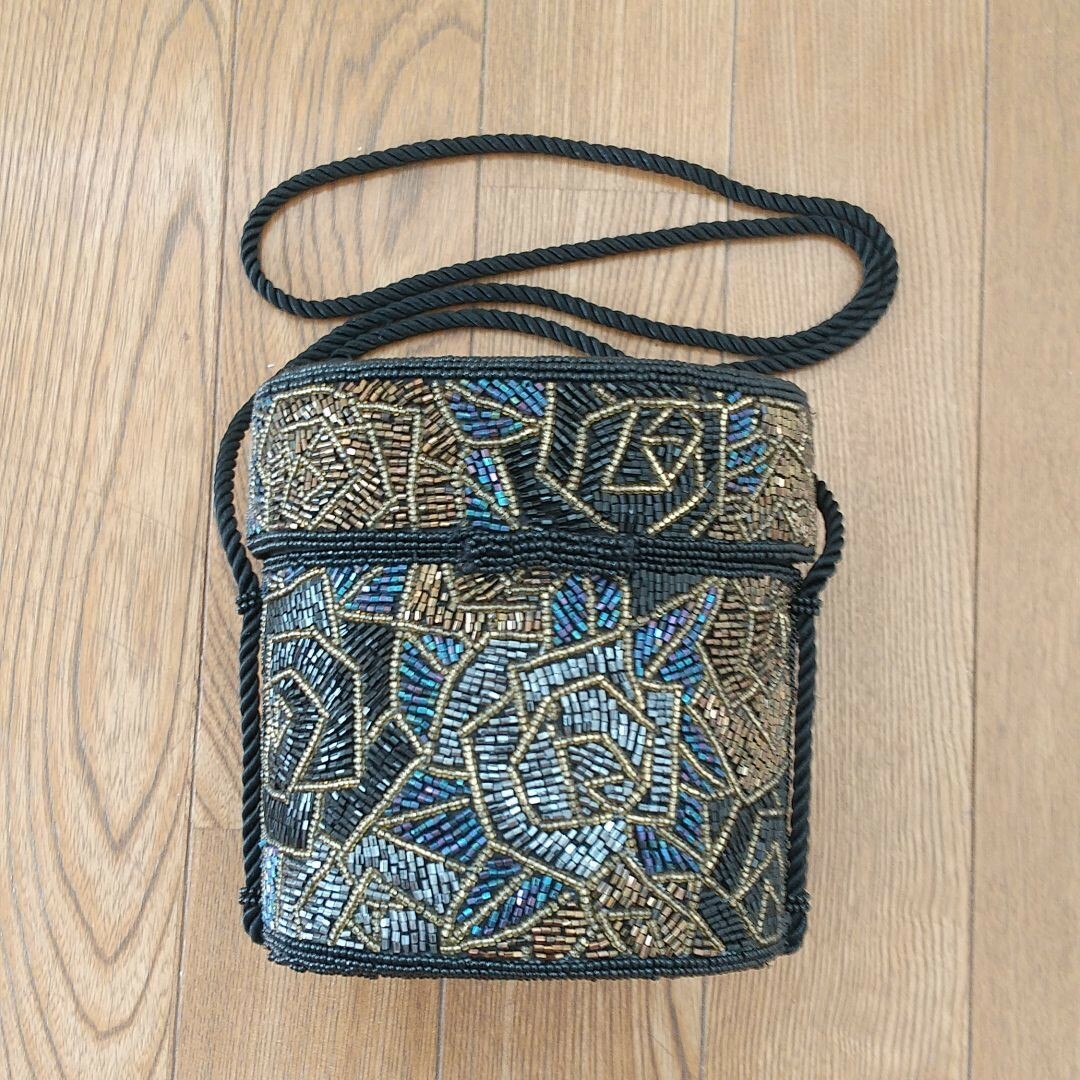 L'Appartement DEUXIEME CLASSE(アパルトモンドゥーズィエムクラス)のビーズ刺繍 バッグ bag ポシェット レディースのバッグ(ショルダーバッグ)の商品写真