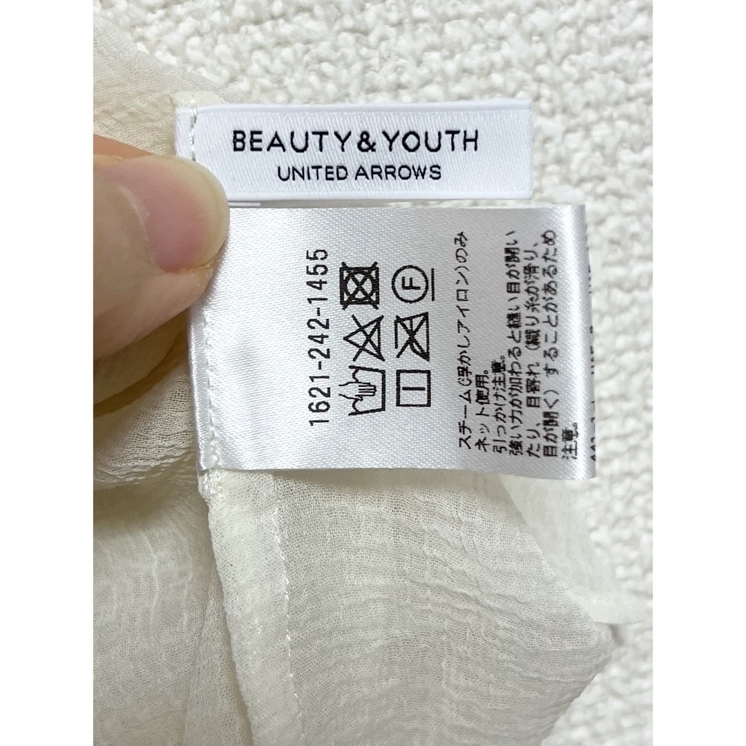 BEAUTY&YOUTH UNITED ARROWS(ビューティアンドユースユナイテッドアローズ)の【早い者勝ち】 ビューティーアンドユース フリル襟シアーブラウス レディースのトップス(シャツ/ブラウス(半袖/袖なし))の商品写真