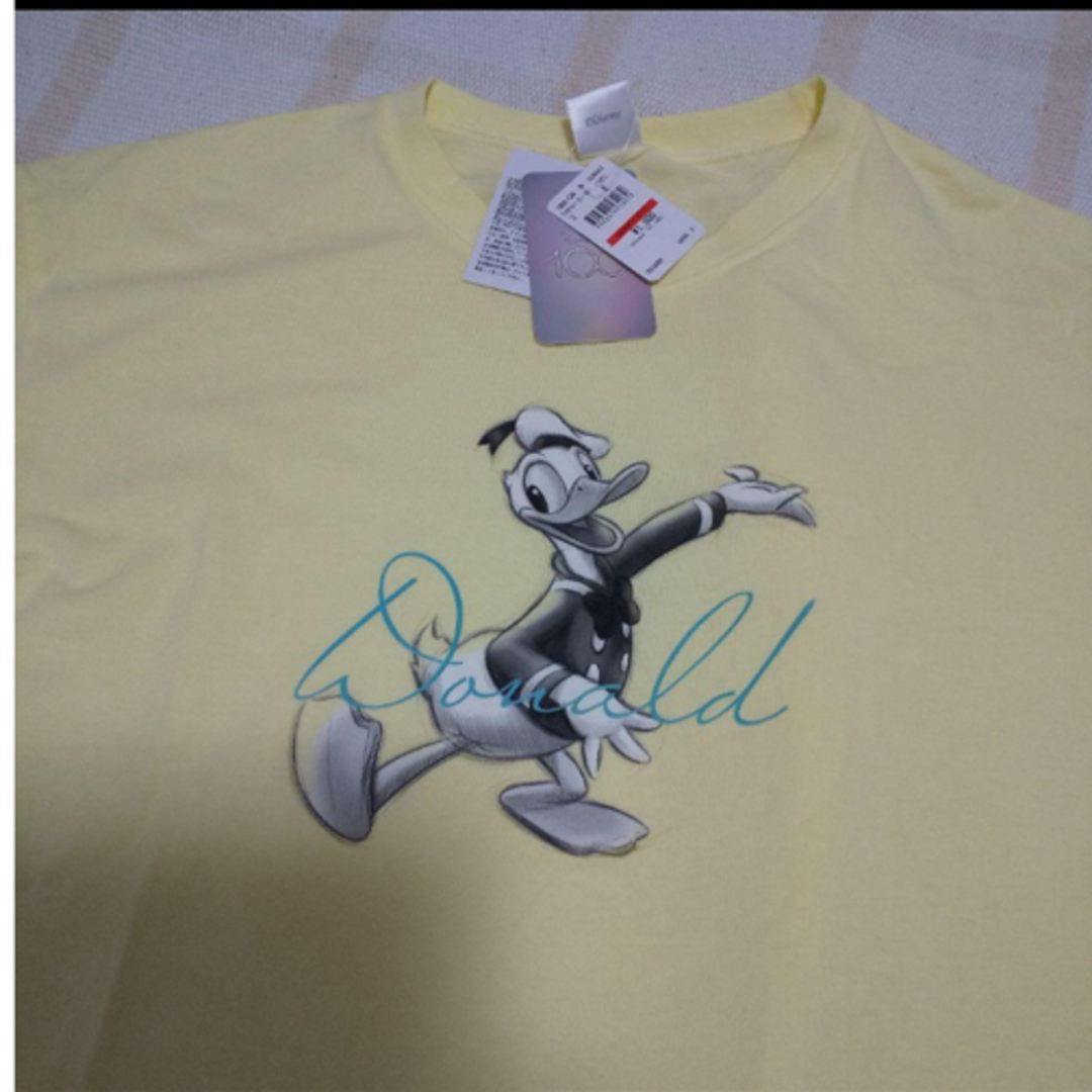 ディズニー10周年ドナルド　レディースTシャツ　レモンイエロー レディースのトップス(Tシャツ(半袖/袖なし))の商品写真